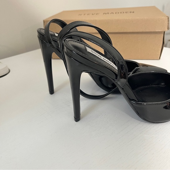 Steve Madden Black Patent Pointed Toe Heels - Picture 11 of 11